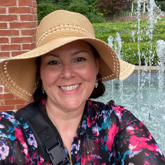 Meet your Posher, Amy - Picture 6 of 6